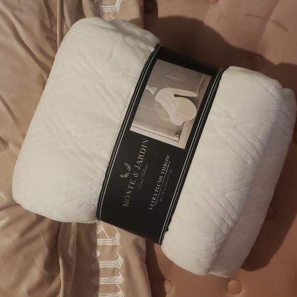 Monte & Jardin Bedding Authentic Monte Jardin Luxury Collection